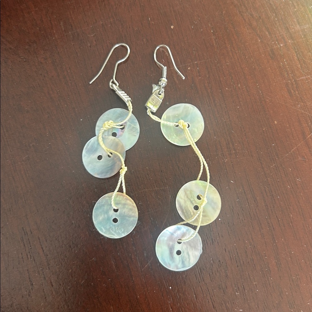 GUC 3 pc. Shell Button Jewelry Bundle - Picture 5 of 7